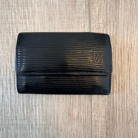 Louis Vuitton Accessories - Louis Vuitton 6 Key Case in Black Epi Leather